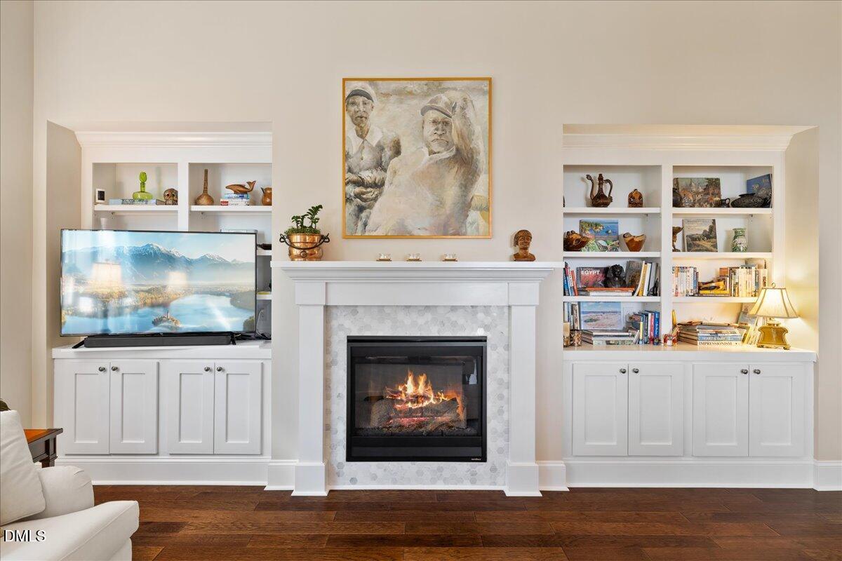 716 Peninsula Forest Place