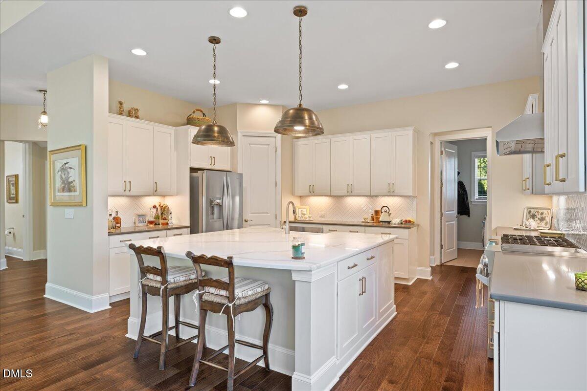 716 Peninsula Forest Place