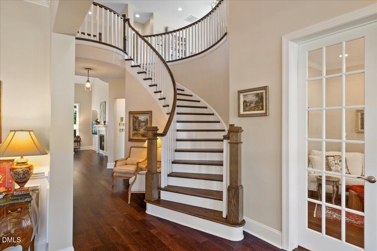 716 Peninsula Forest Place