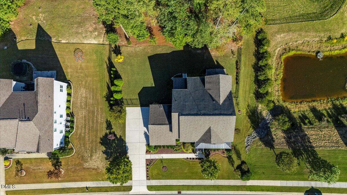 716 Peninsula Forest Place