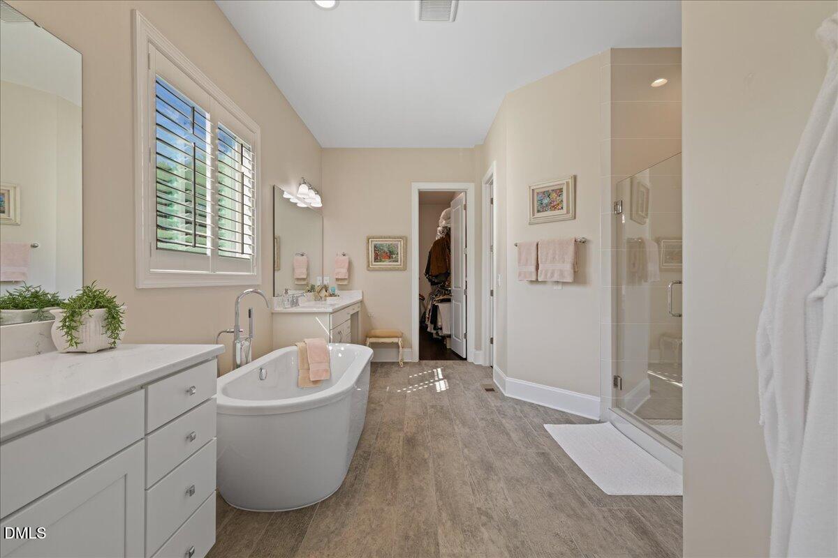 716 Peninsula Forest Place