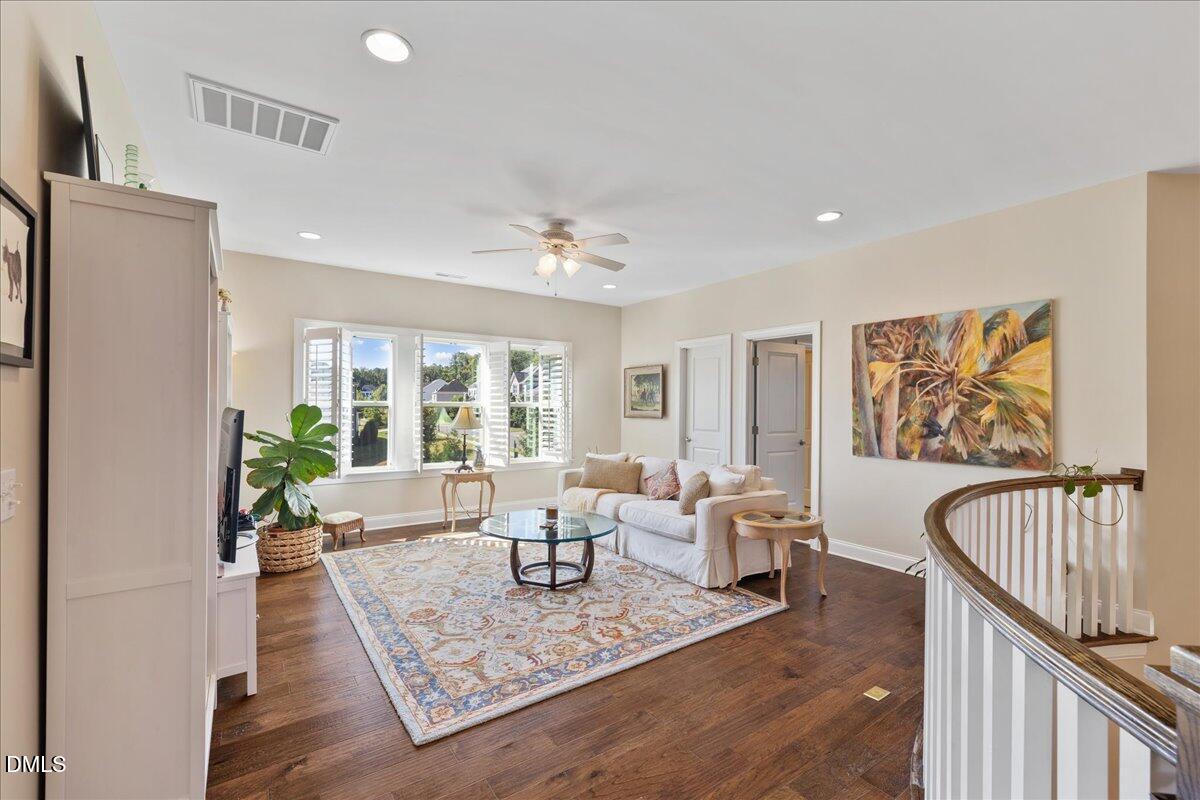 716 Peninsula Forest Place