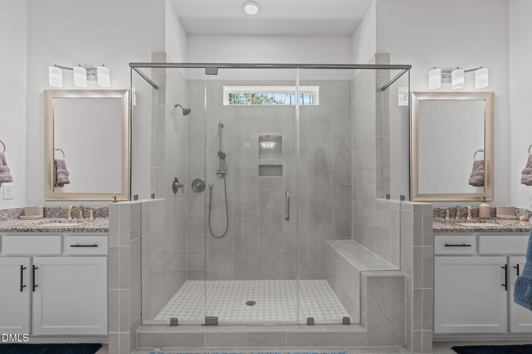 1208 Kings Canyon Court