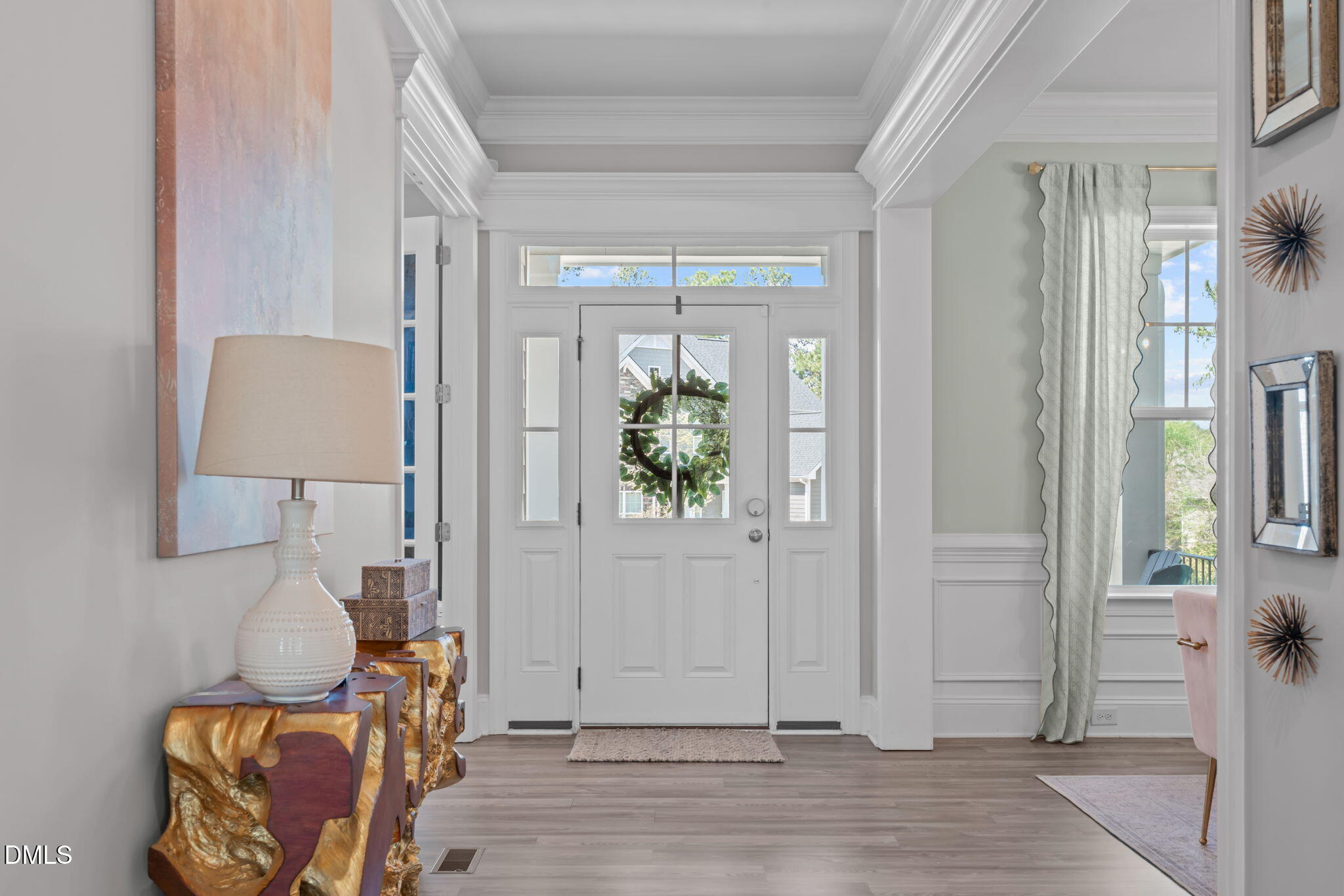 1208 Kings Canyon Court