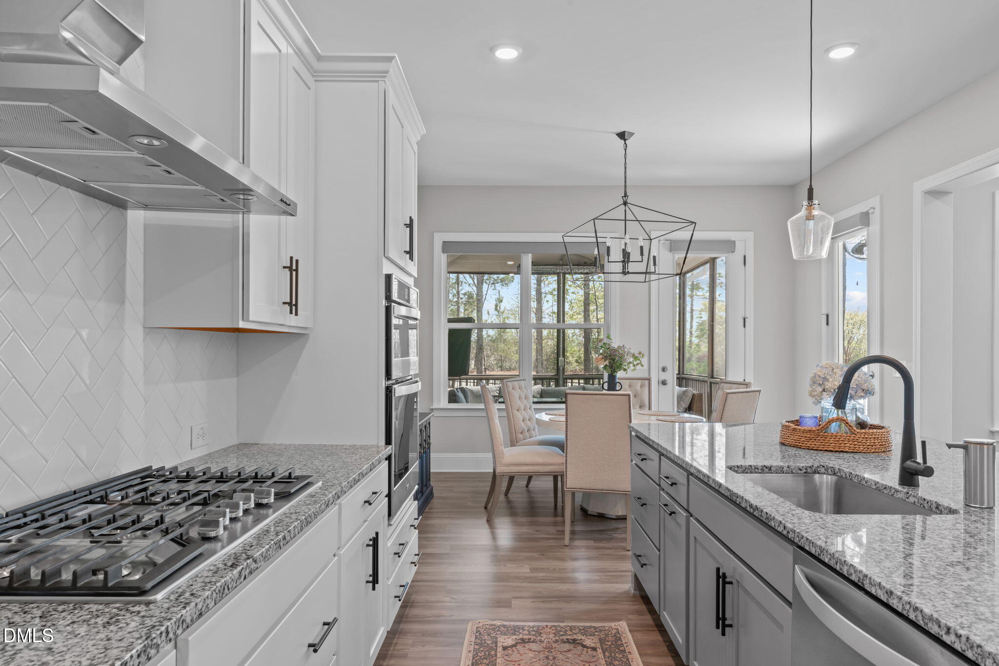 1208 Kings Canyon Court