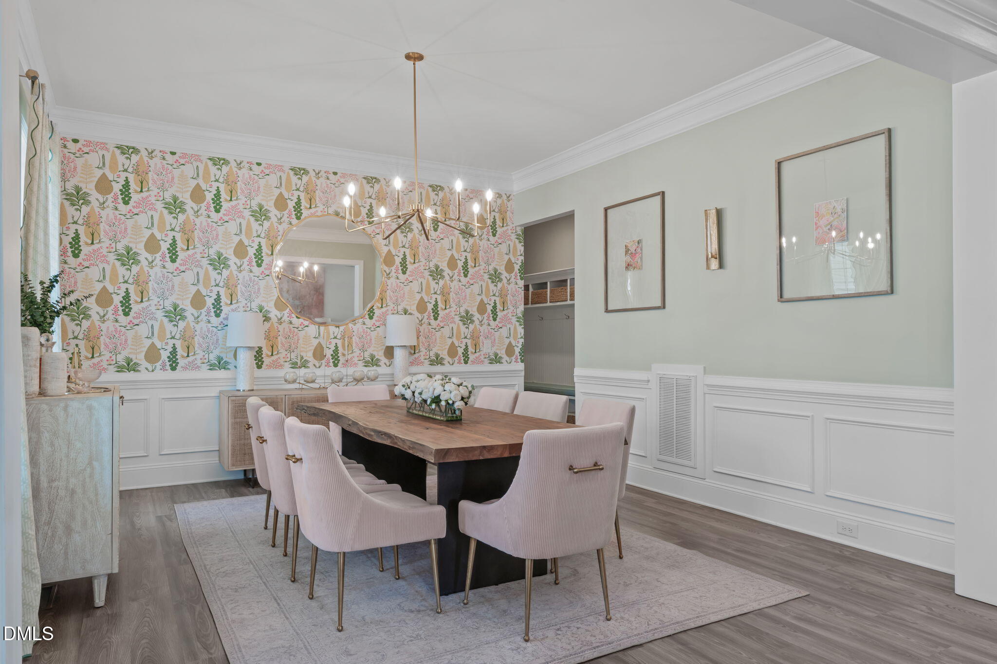 1208 Kings Canyon Court