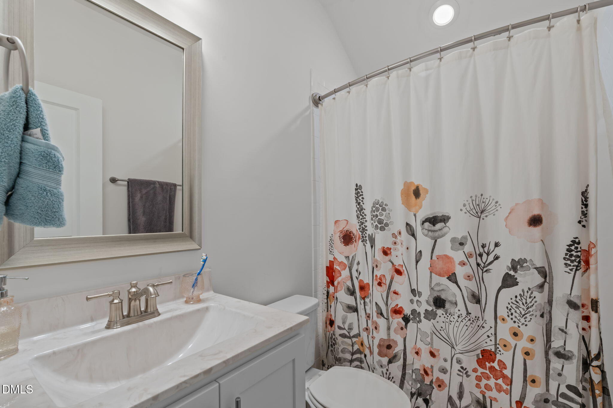 1208 Kings Canyon Court