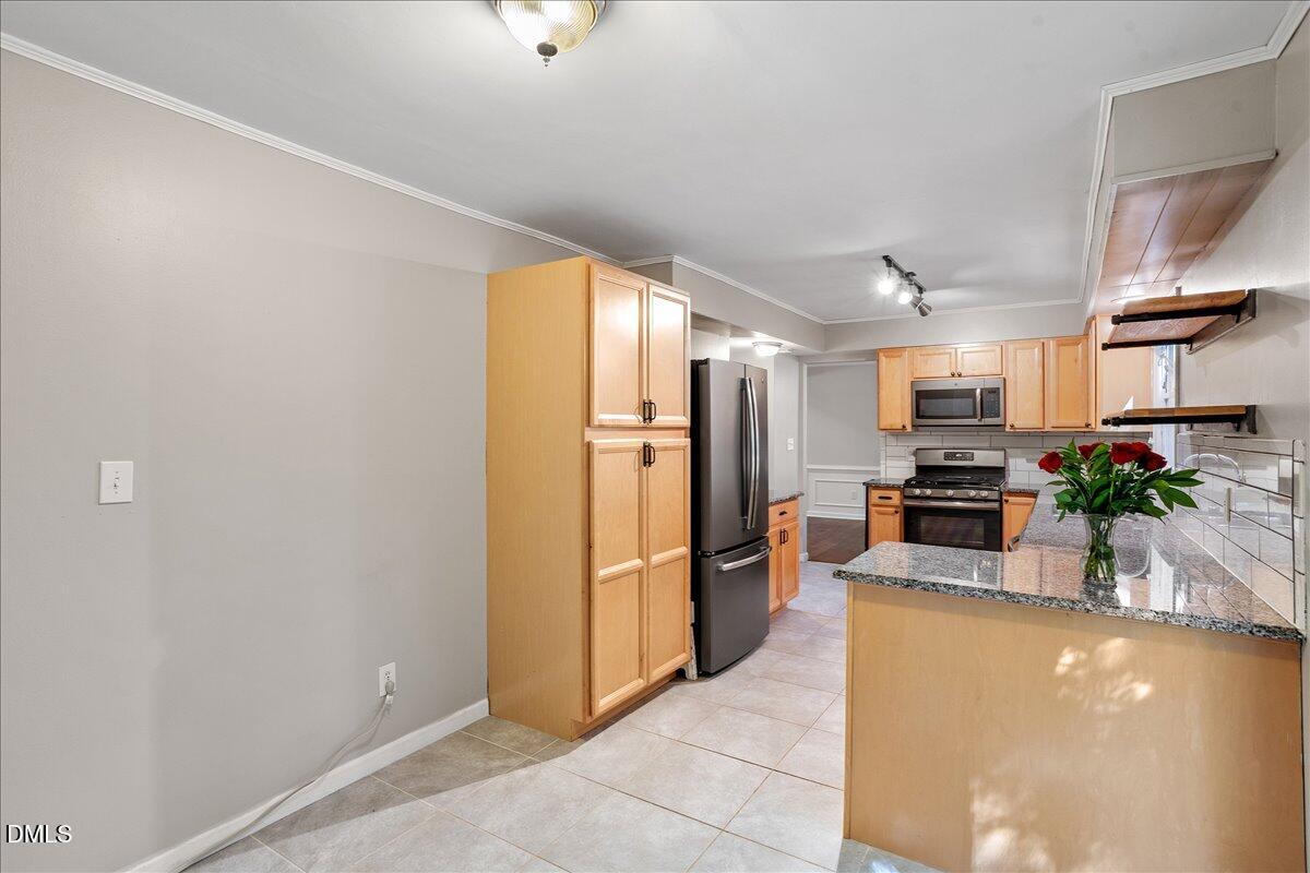 4913 Harwood Court