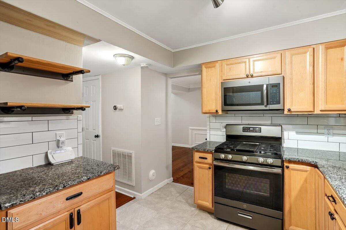 4913 Harwood Court