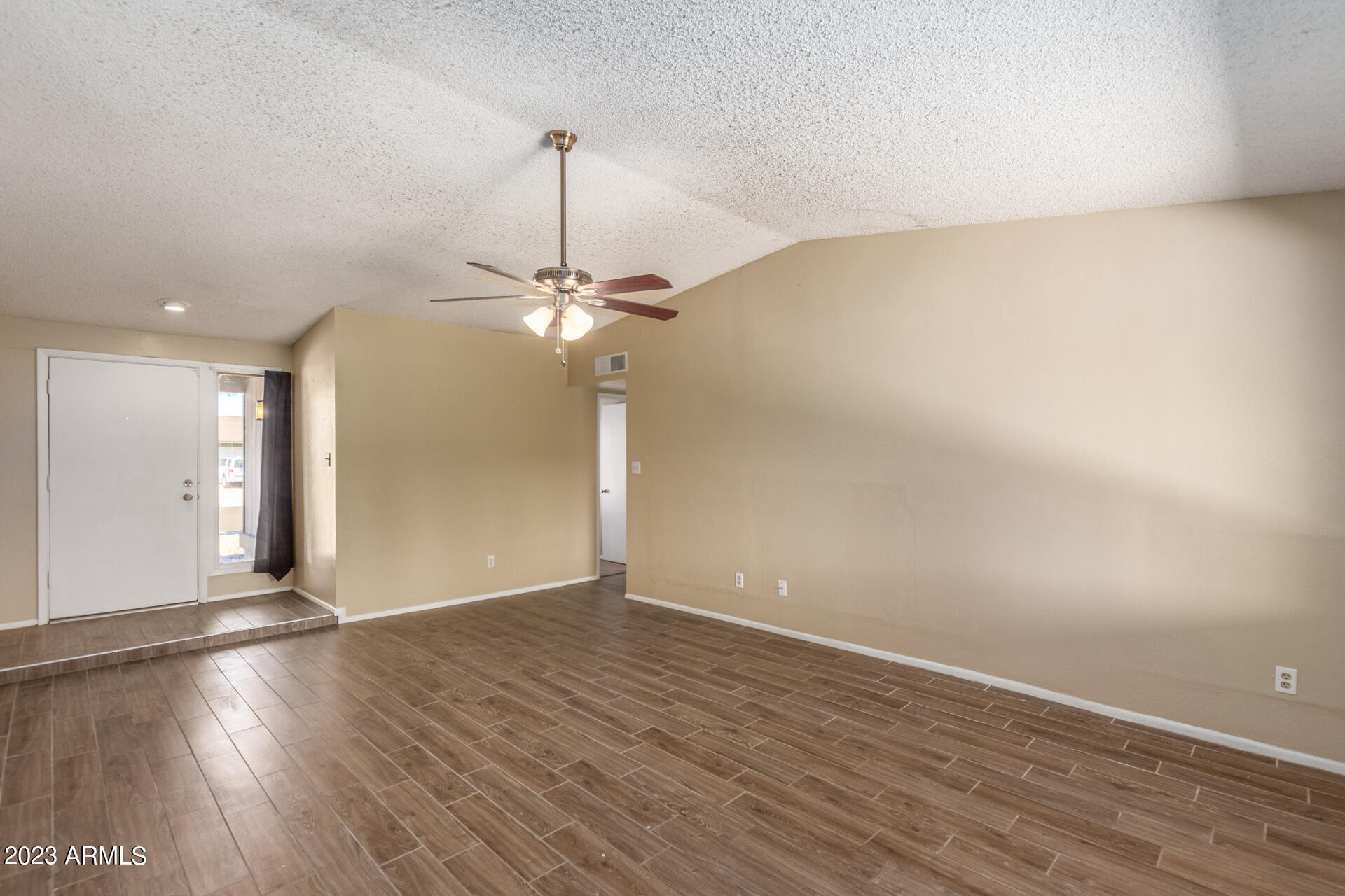 2113 N Los Altos Drive