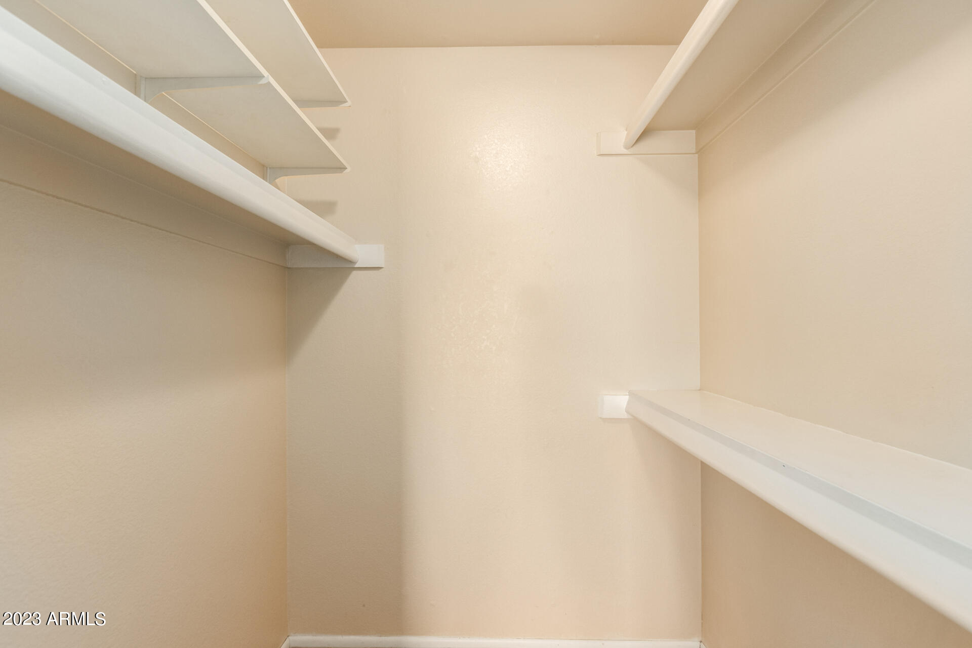 2113 N Los Altos Drive