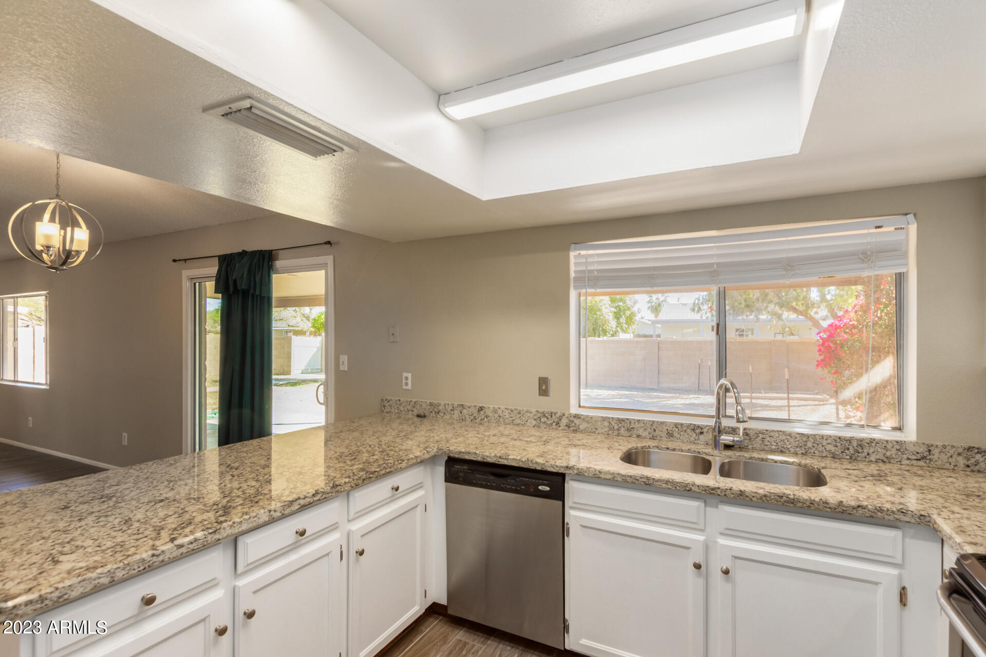 2113 N Los Altos Drive