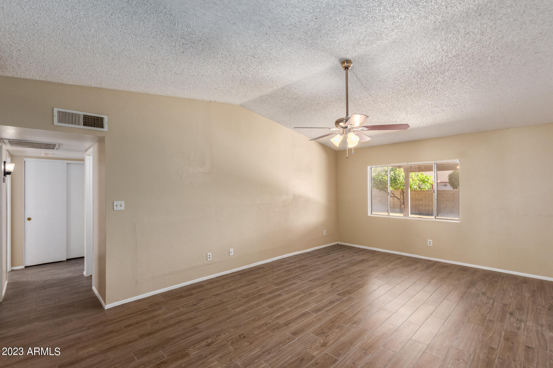 2113 N Los Altos Drive