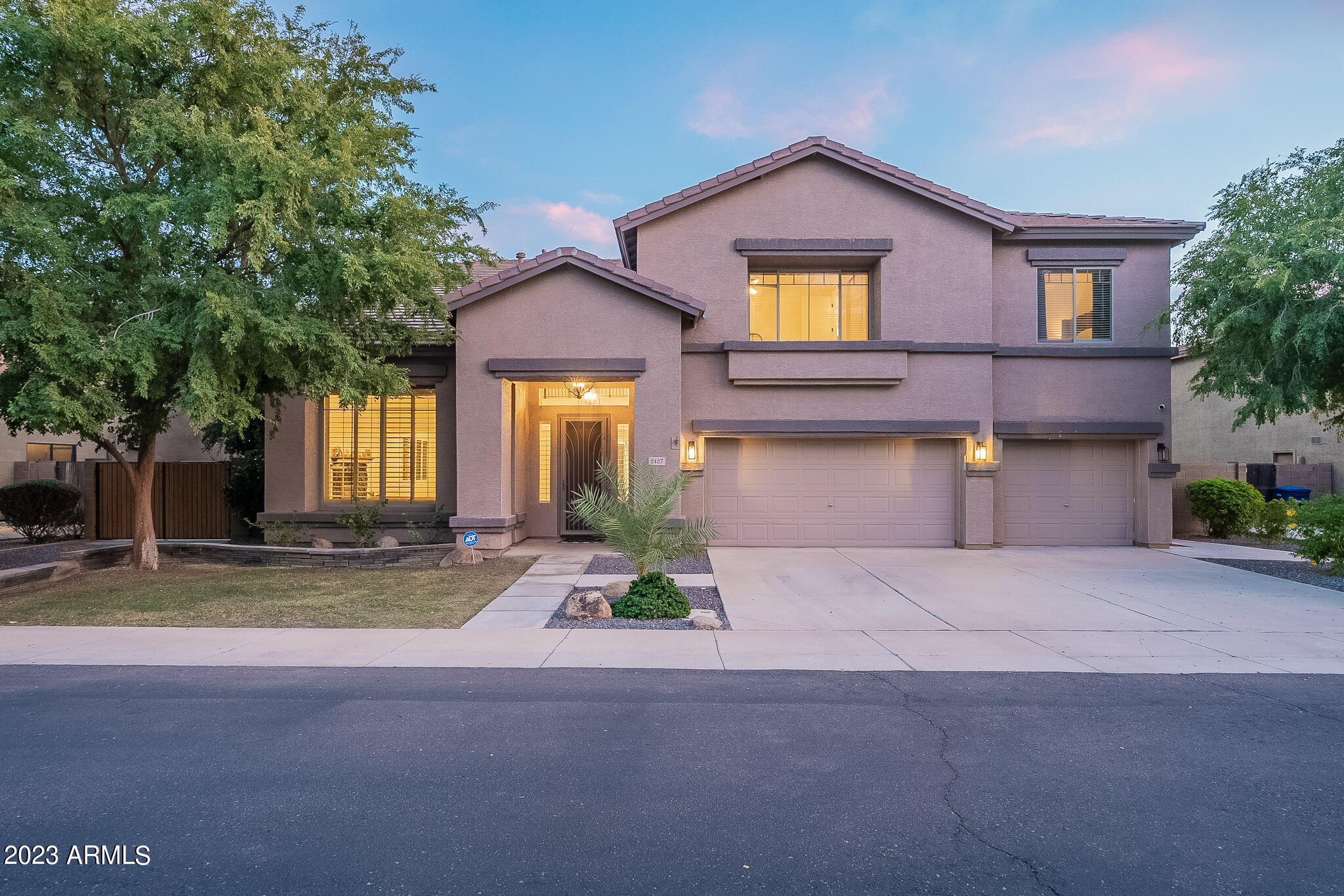 2127 E LIBRA Place