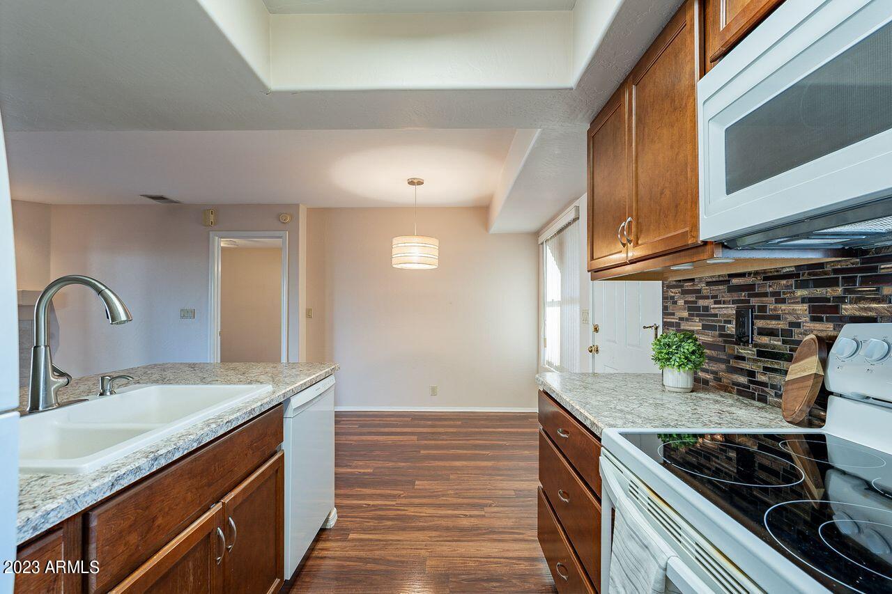 14910 N KINGS Way # 105