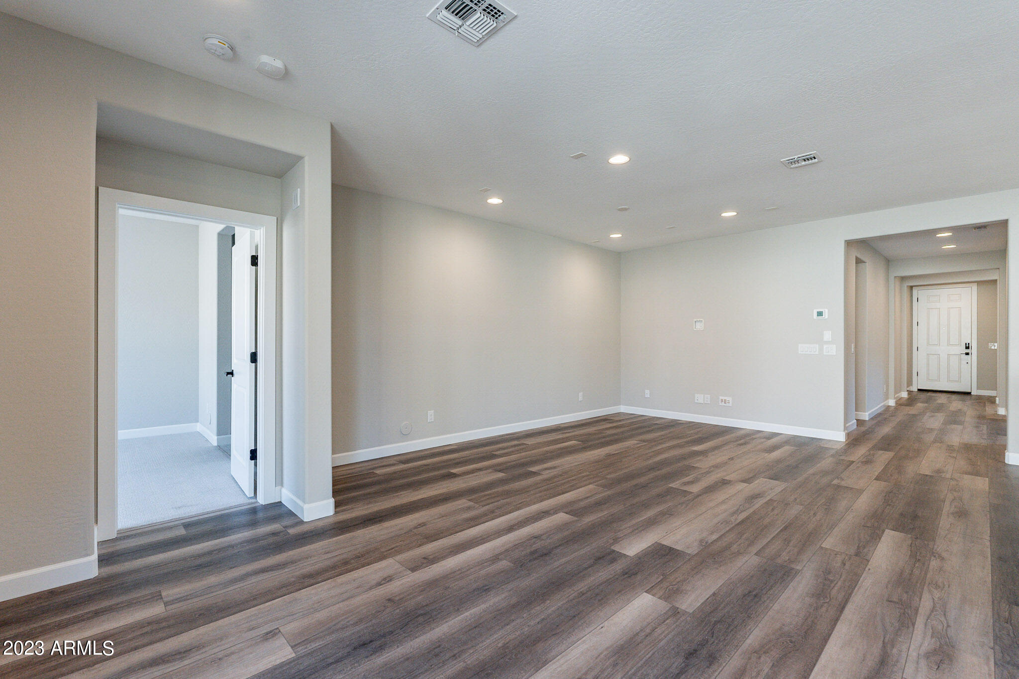 352 E CITRUS HOLLOW Way