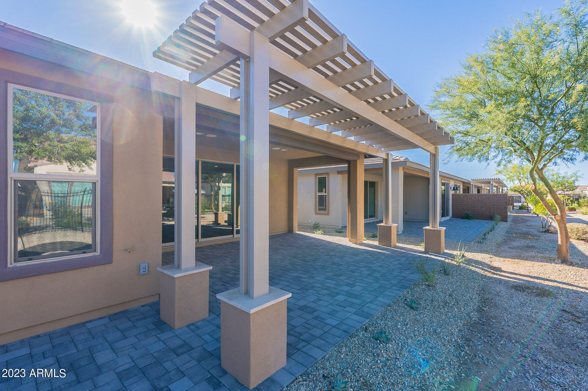 352 E CITRUS HOLLOW Way
