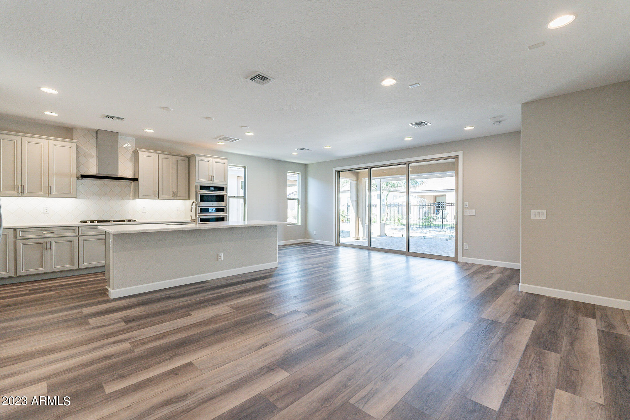 352 E CITRUS HOLLOW Way