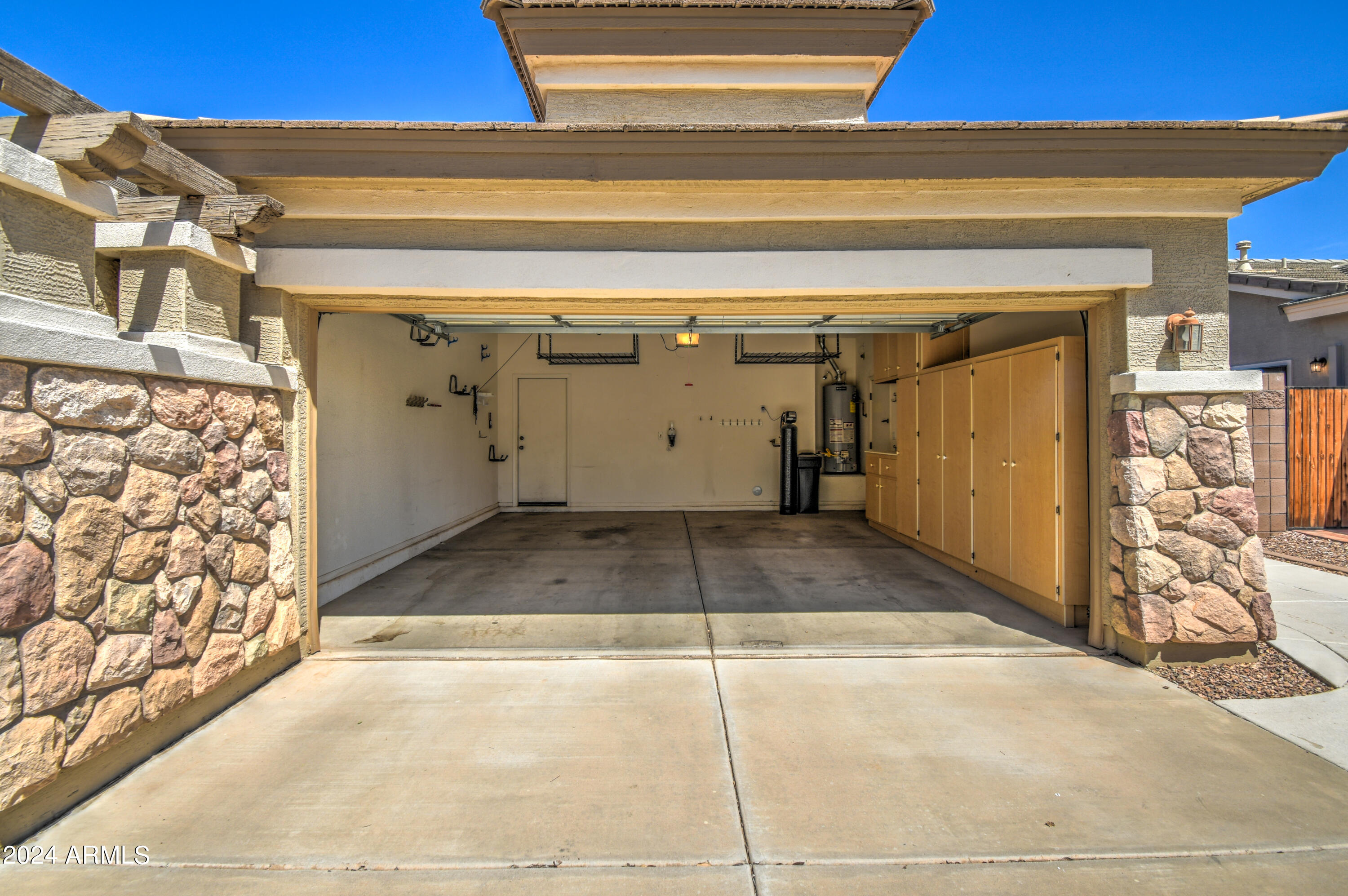 18930 E KINGBIRD Drive