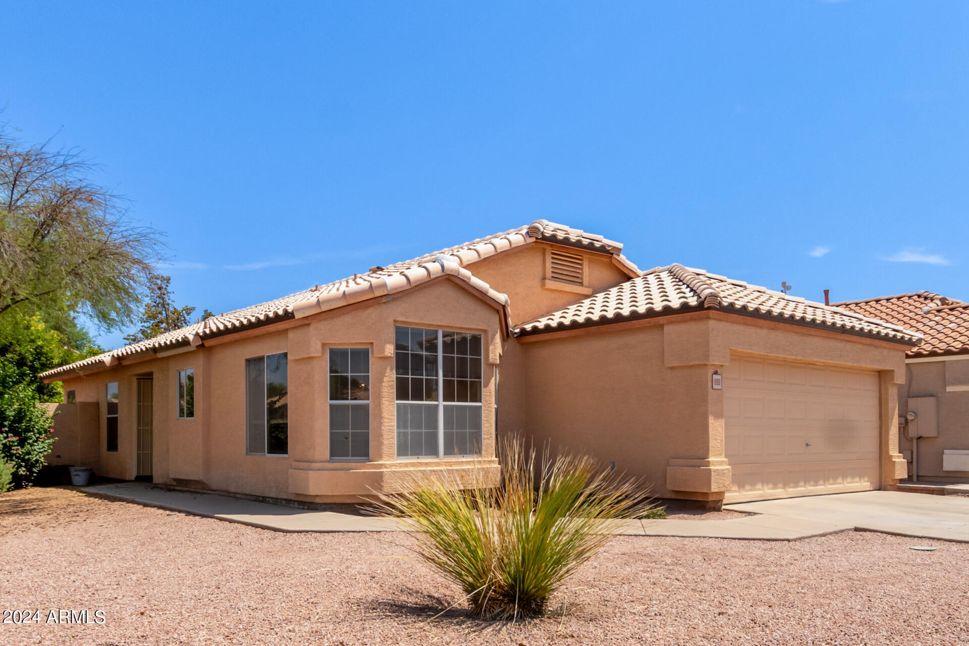 1090 W KINGBIRD Drive