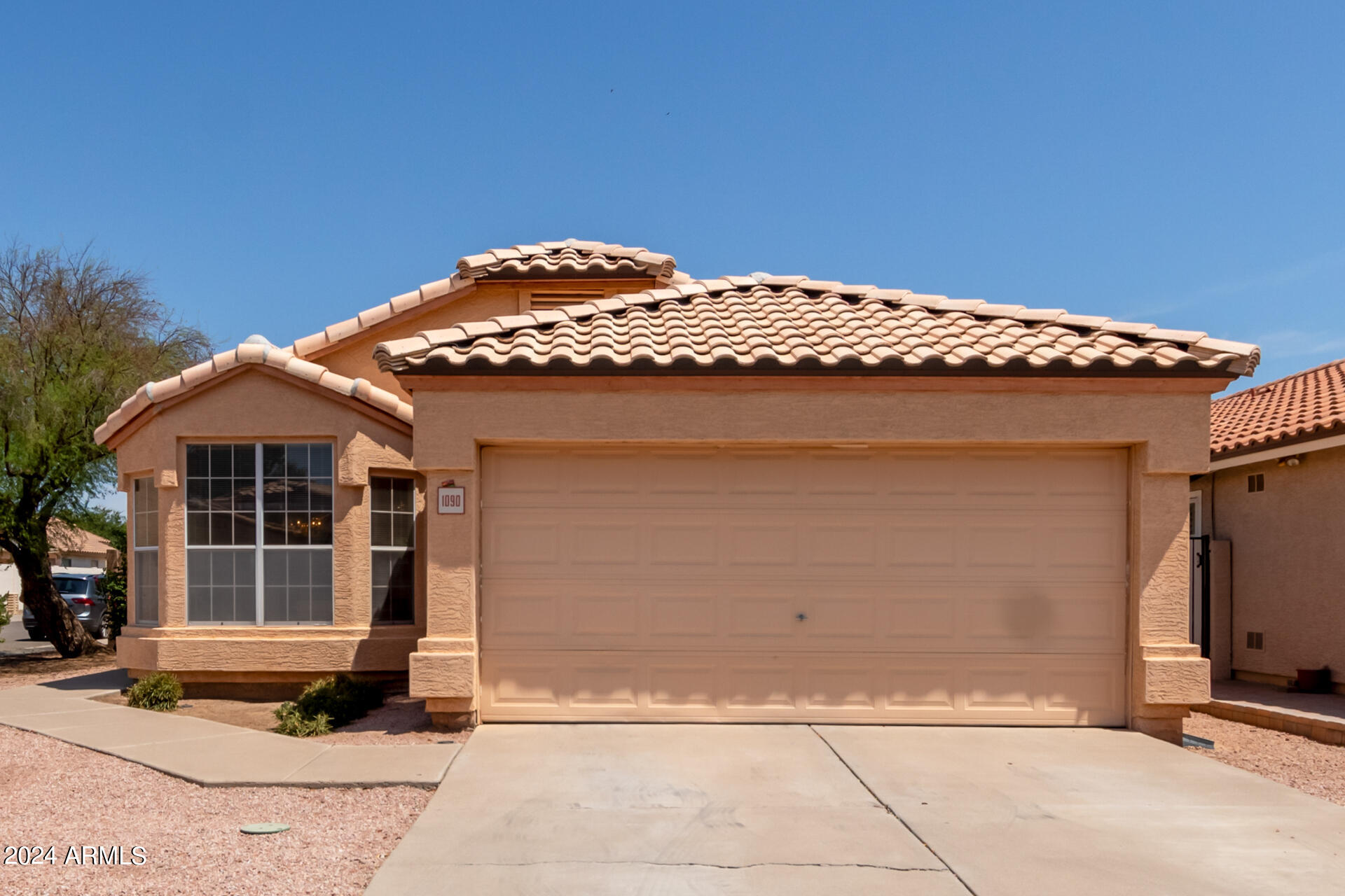 1090 W KINGBIRD Drive