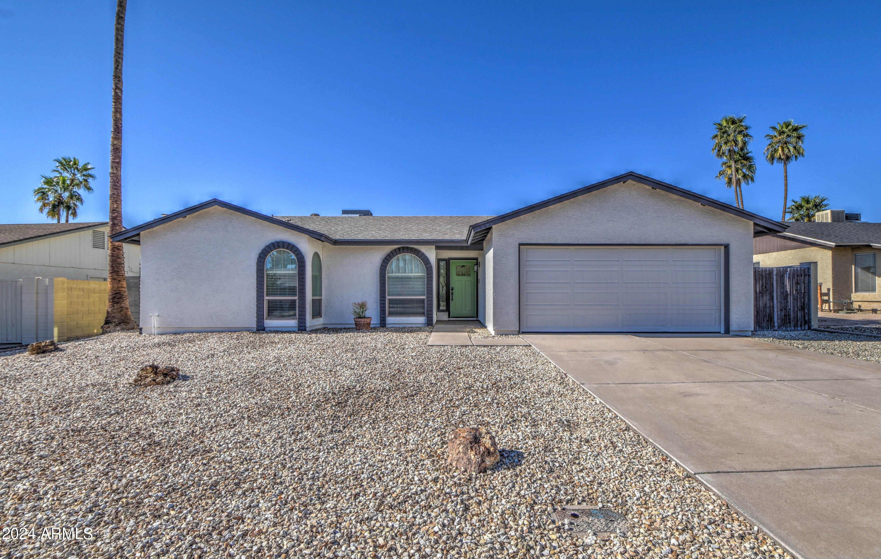 4825 E DESERT VIEW Drive
