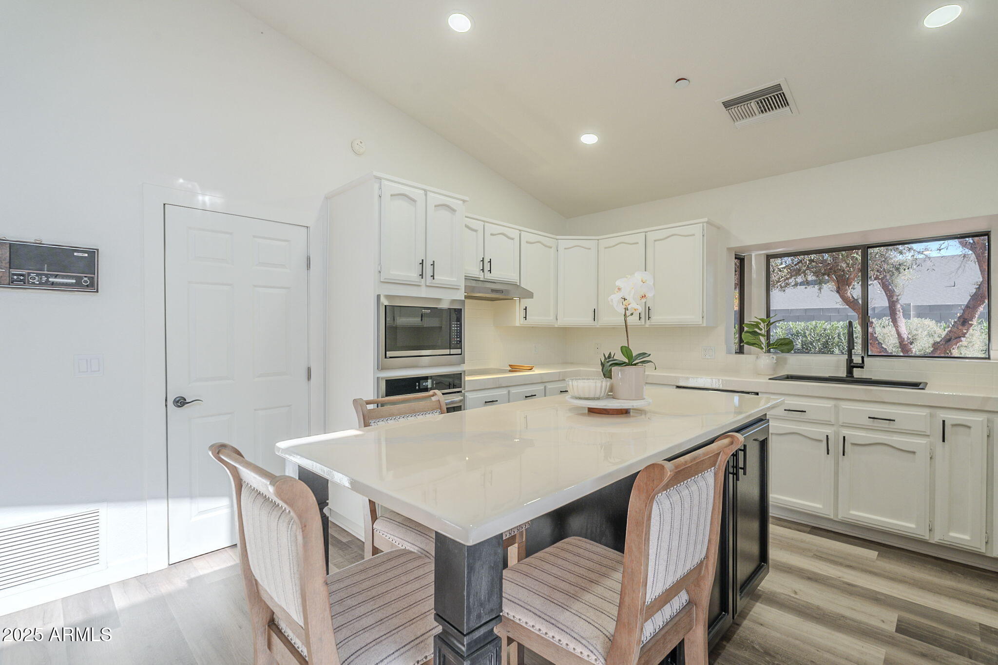 605 S 30TH Circle