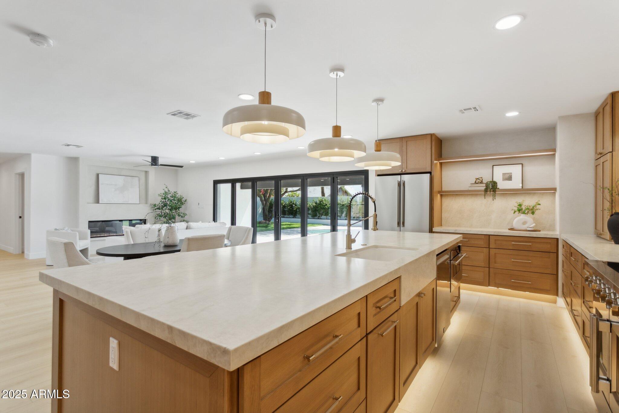 4815 E EVERETT Drive