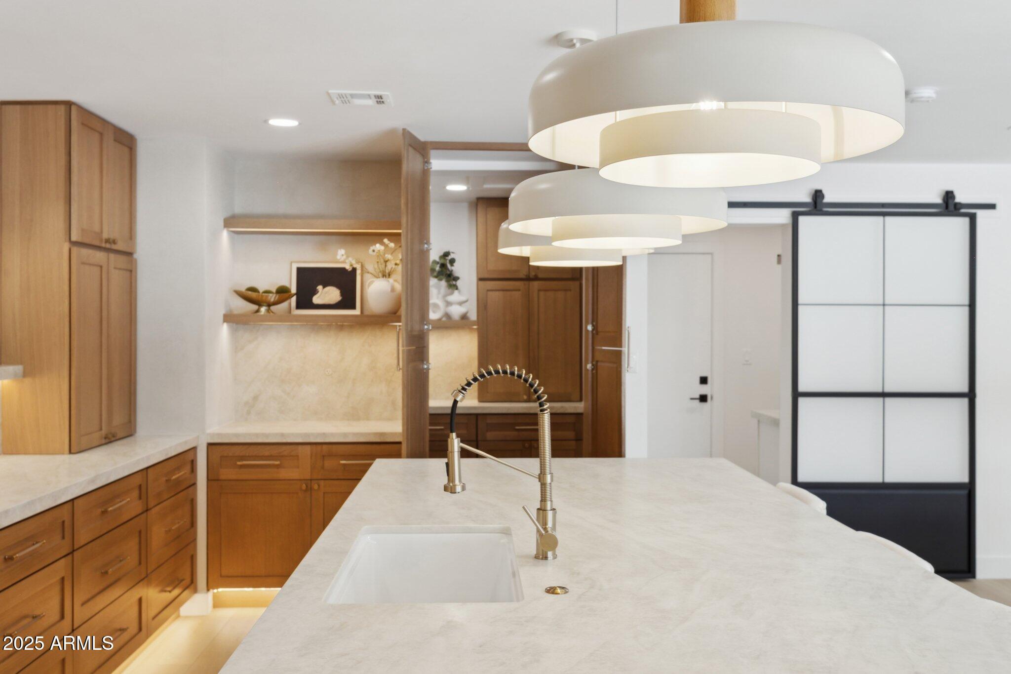 4815 E EVERETT Drive