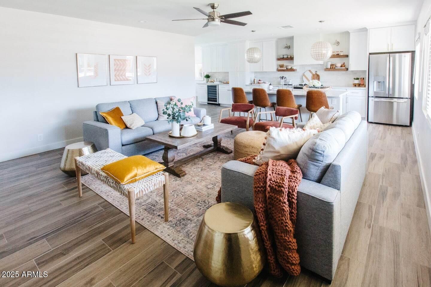 8316 E EDGEMONT Avenue