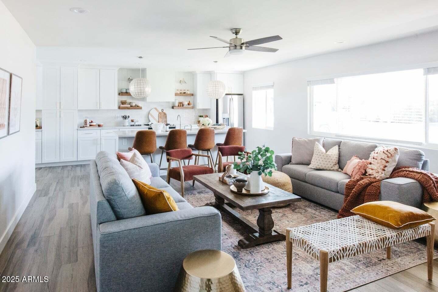 8316 E EDGEMONT Avenue