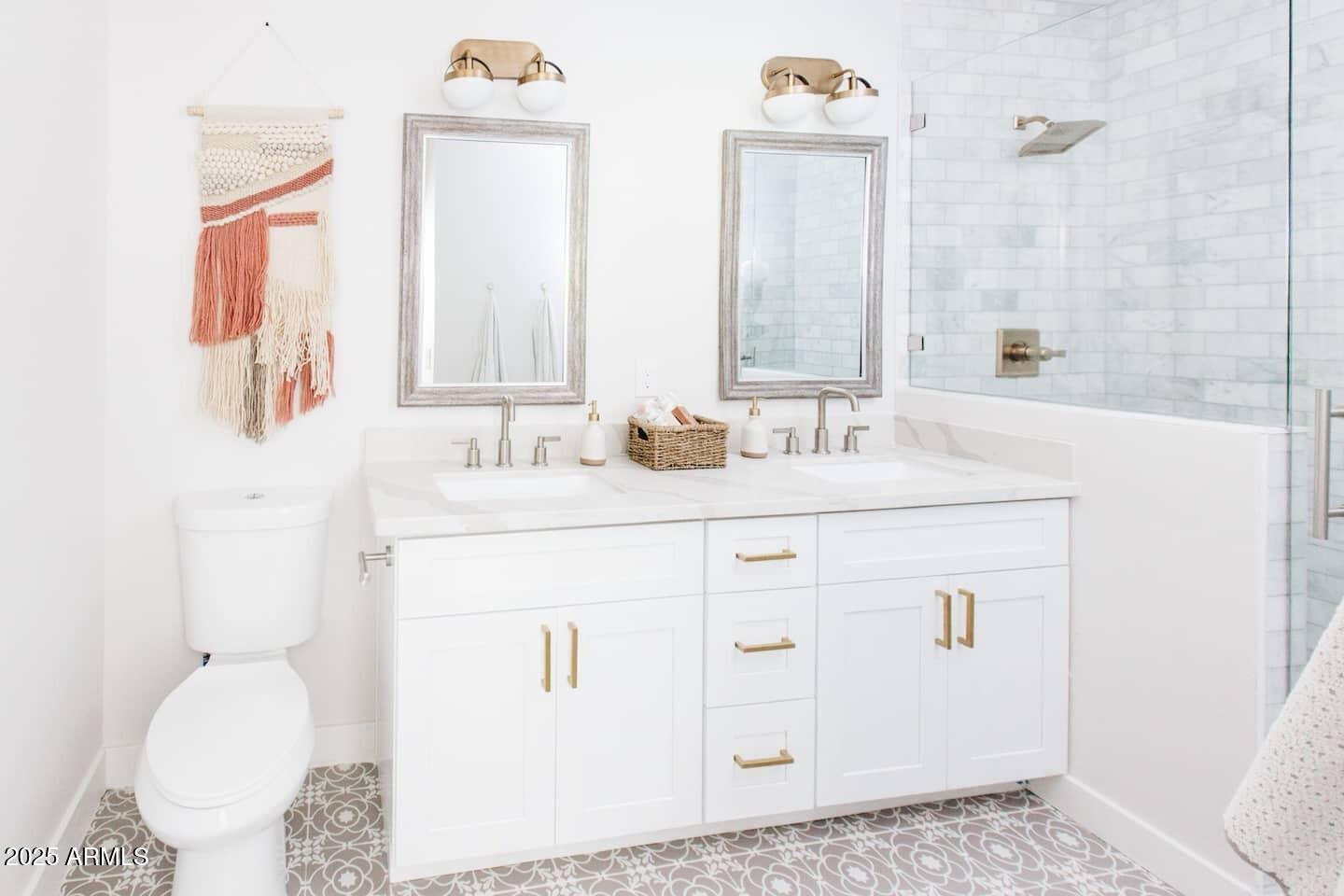 8316 E EDGEMONT Avenue