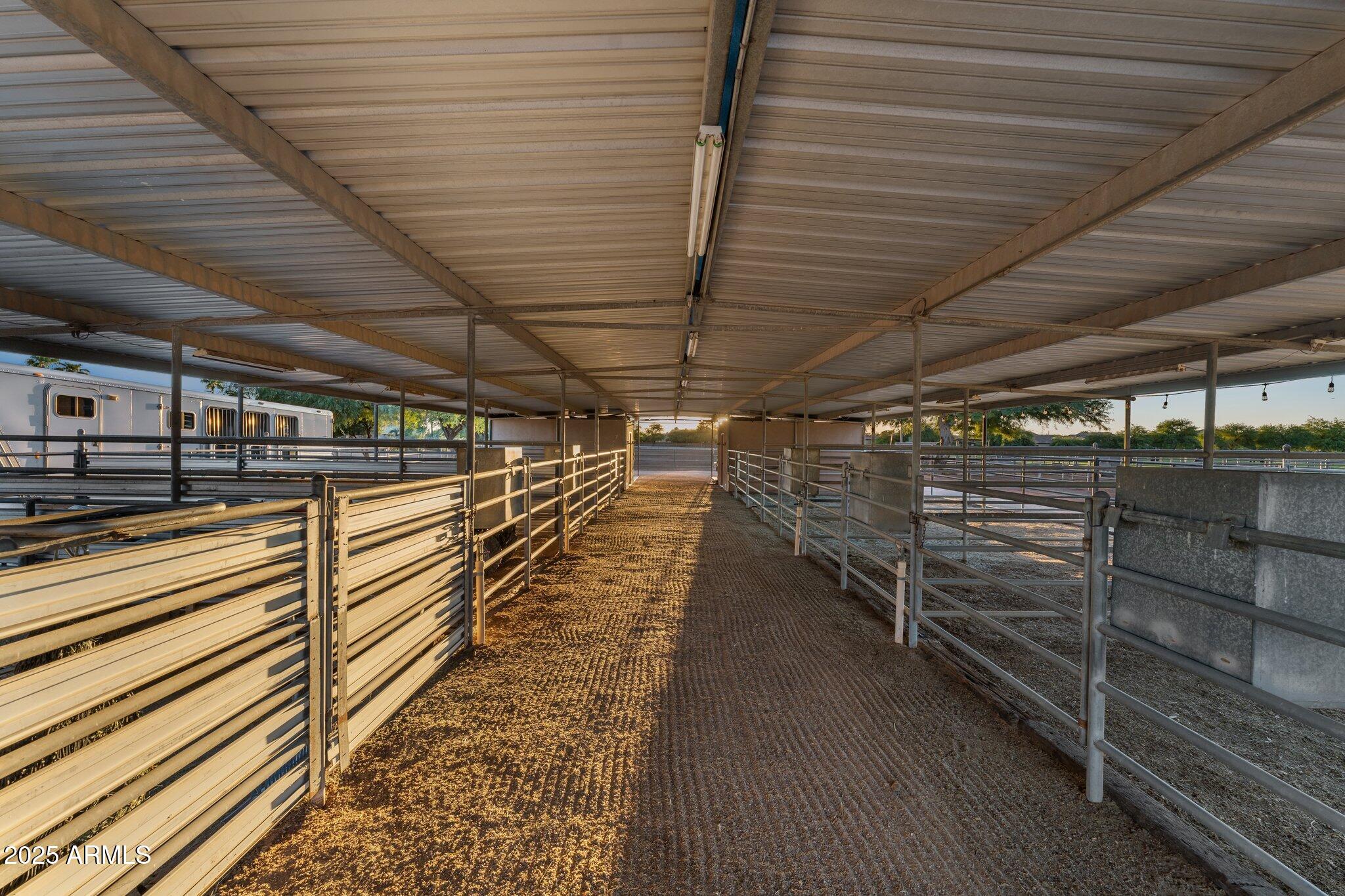 2601 E MESQUITE Street