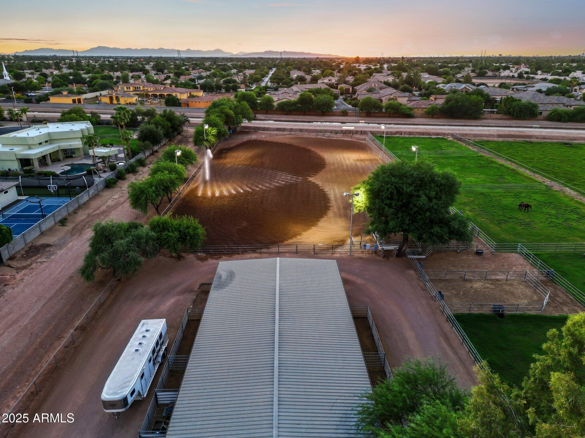 2601 E MESQUITE Street