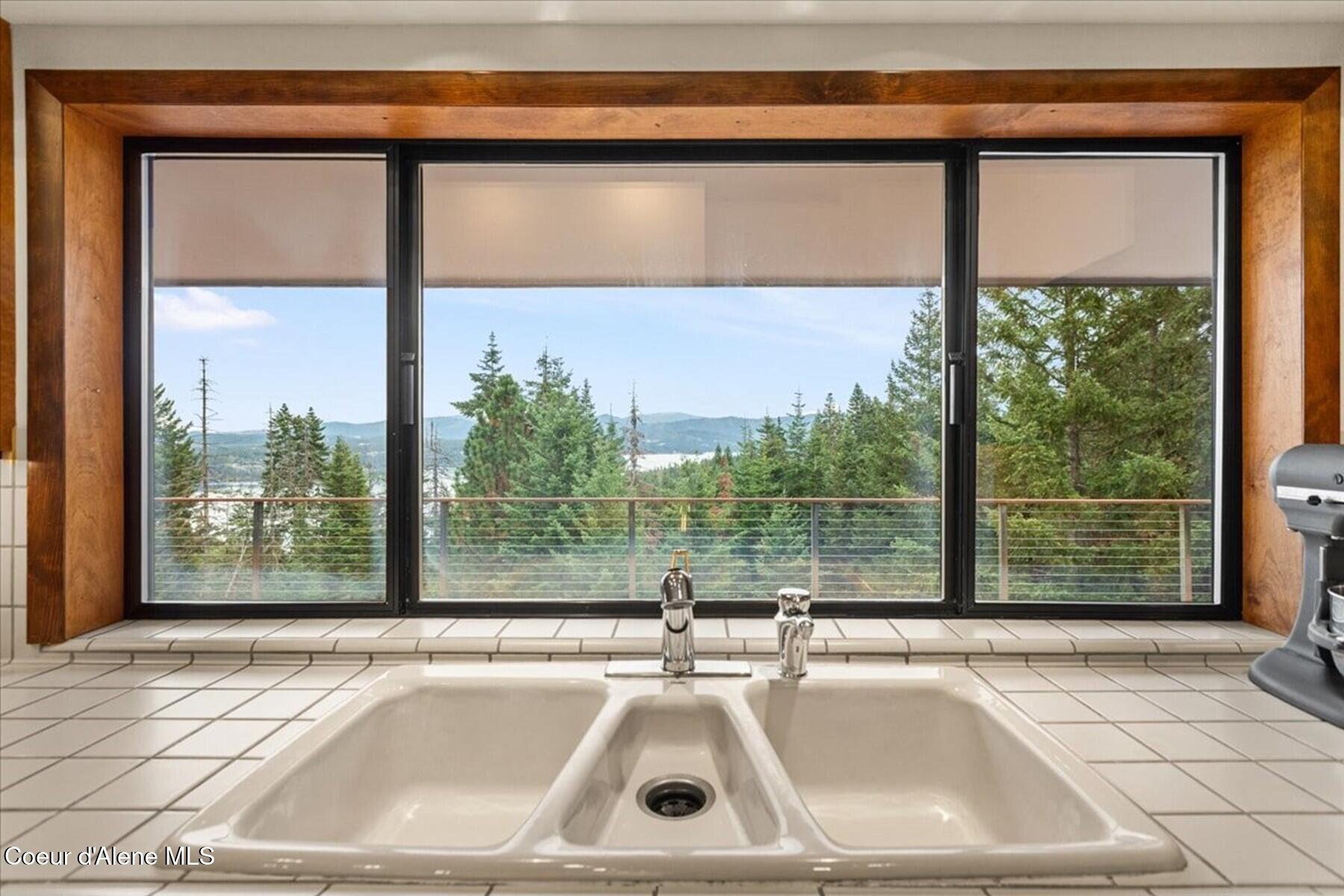 2305 E Packsaddle Dr, Coeur d'Alene