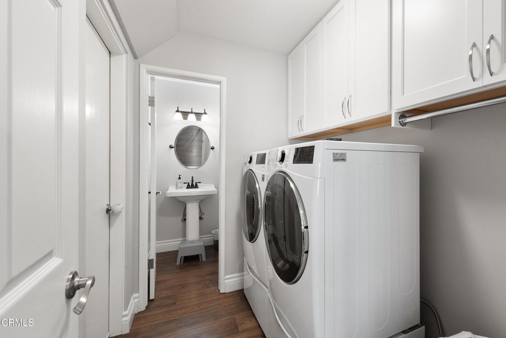 1525 Lyndhurst Avenue