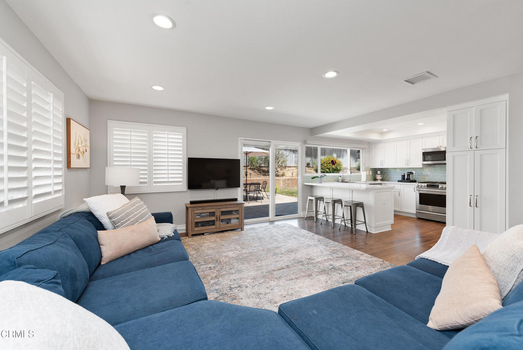 1525 Lyndhurst Avenue