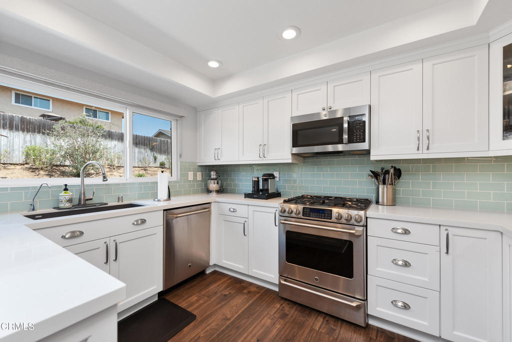 1525 Lyndhurst Avenue