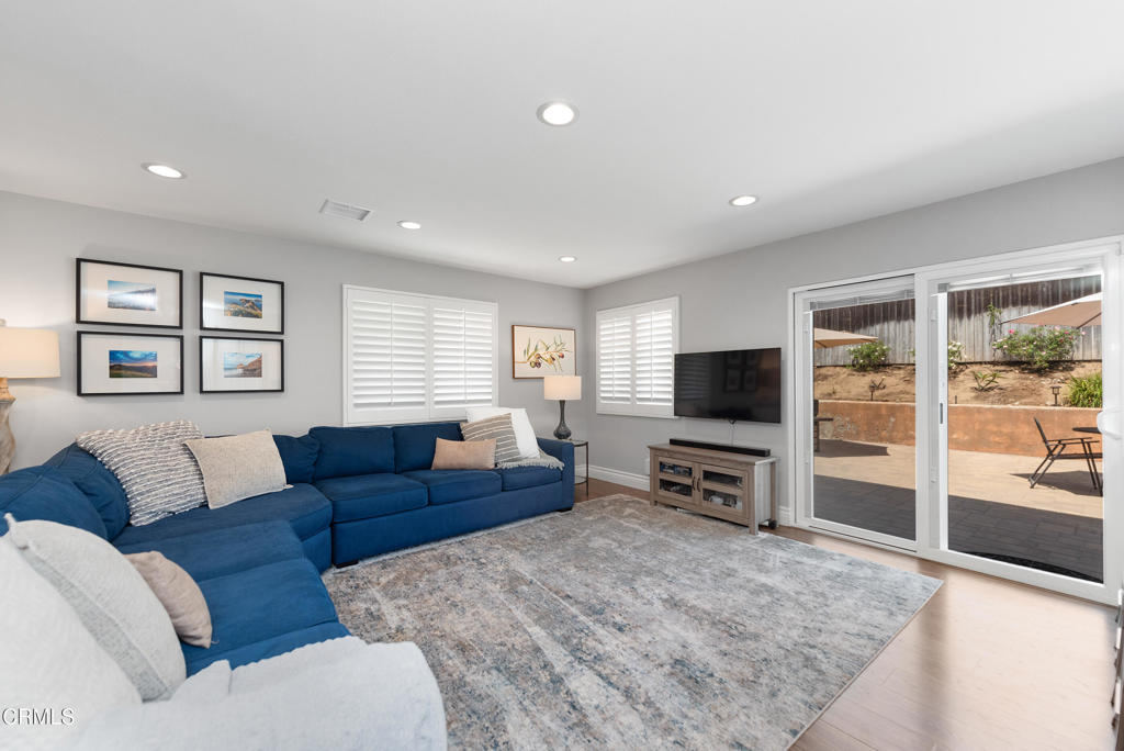 1525 Lyndhurst Avenue