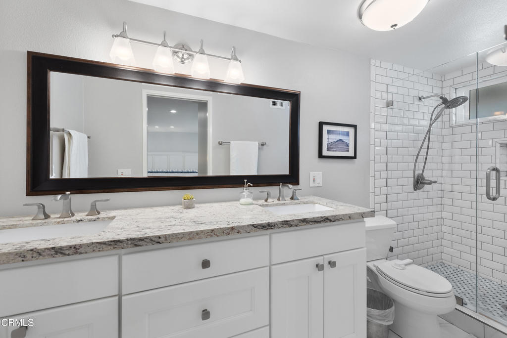 1525 Lyndhurst Avenue