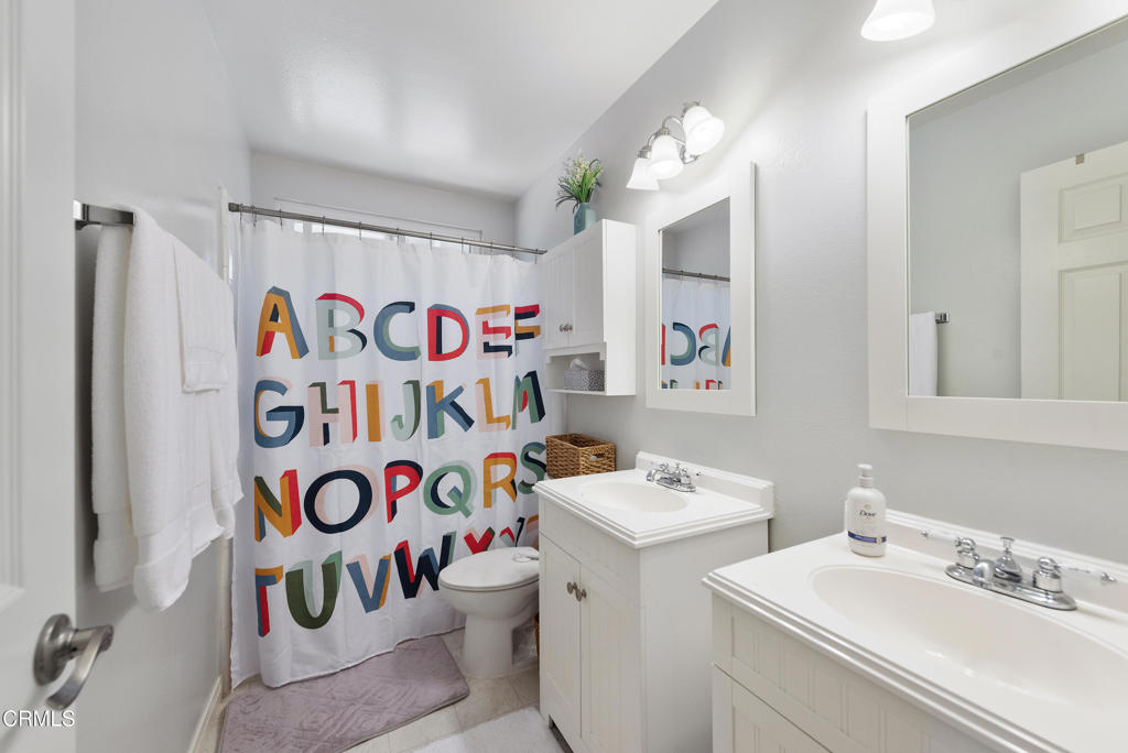 1525 Lyndhurst Avenue