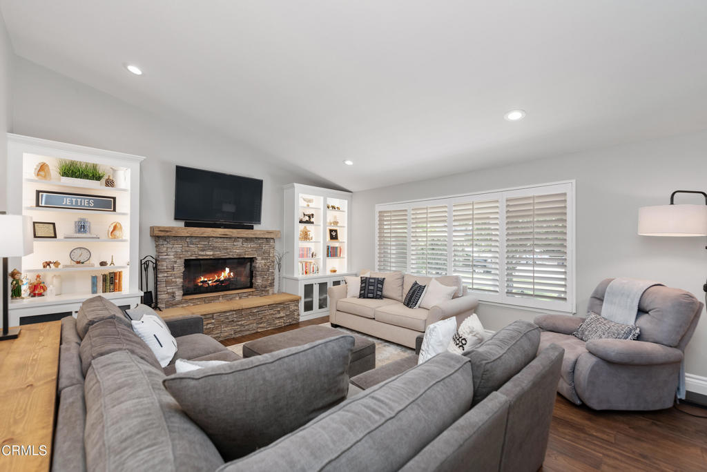 1525 Lyndhurst Avenue