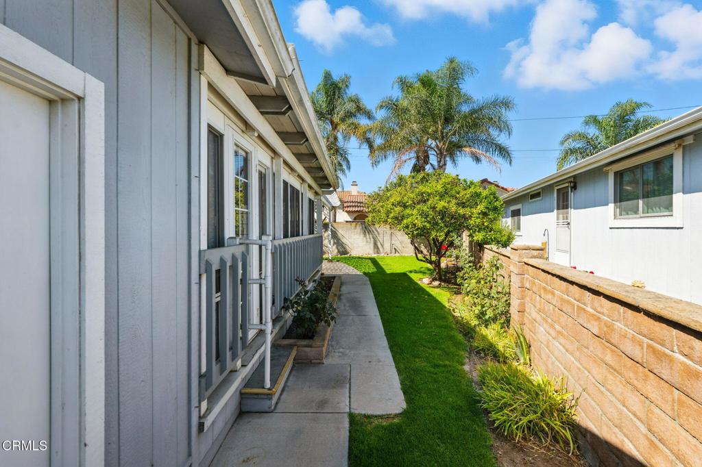 975 W Telegraph Road 52