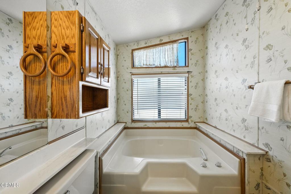 975 W Telegraph Road 52