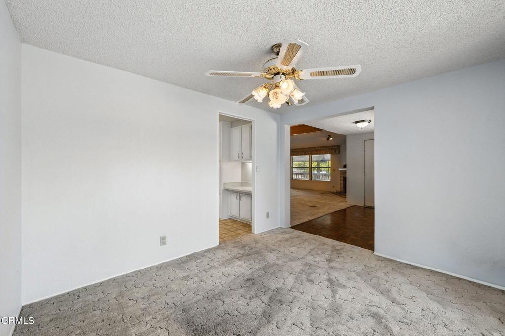 975 W Telegraph Road 52