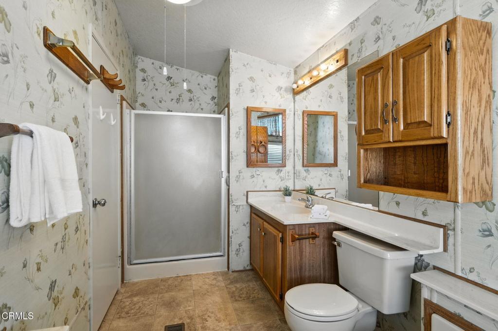 975 W Telegraph Road 52