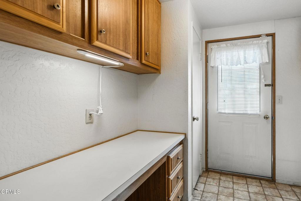 975 W Telegraph Road 52