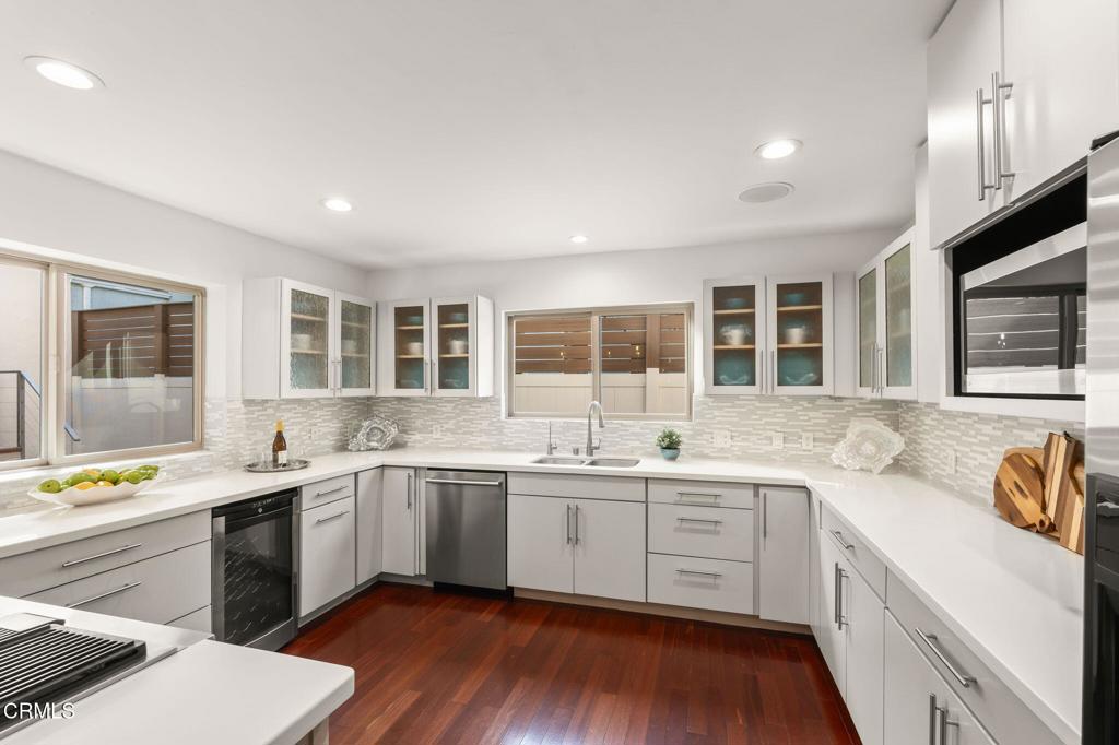 5000 Island View Street