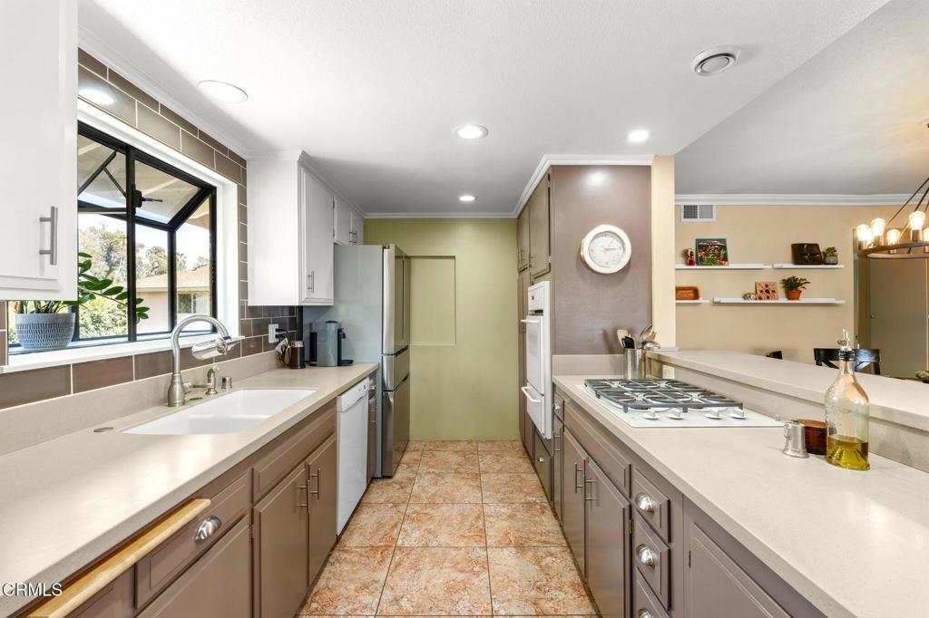 950 Seaside Court