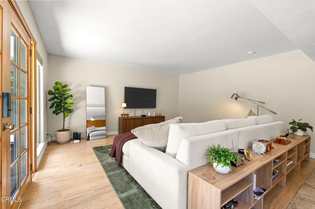 950 Seaside Court